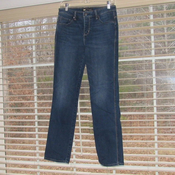 LEVI’S Flatters & Flaunts Medium Wash Skinny Leg Jeans Size 10M - Picture 1 of 6